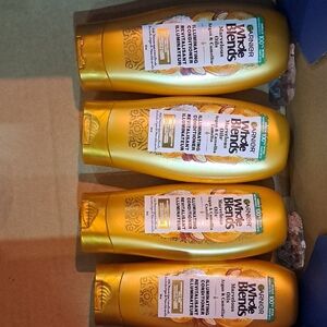 4 Garnier Whole Blends Marvelous Oils Argan & Camellia Illuminating Conditioner